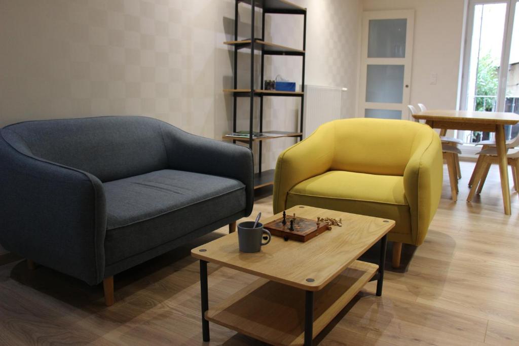 joli 2 pièces avec cour privée, Lons-le-Saunier