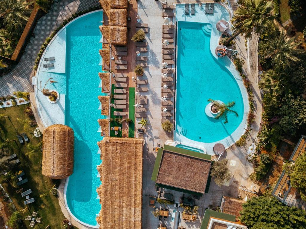 Morina Deluxe Hotel — Swimming pool in Ölüdeniz, Mugla