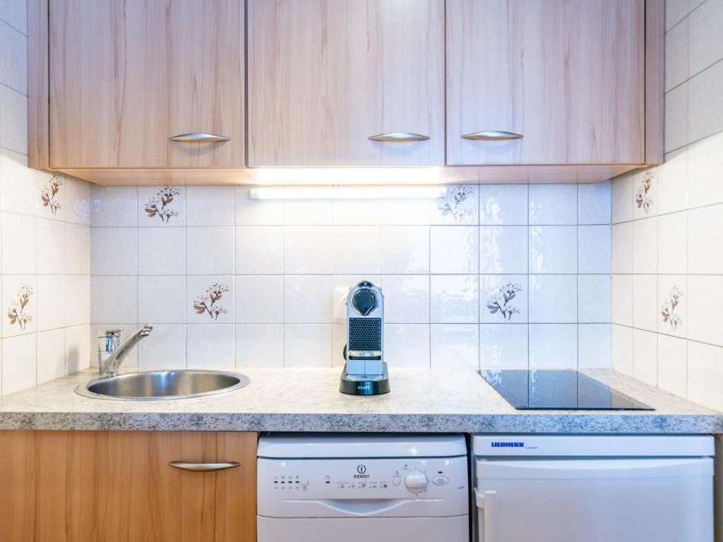 Studio Les Tommeuses - Val Claret-36 by Interhome - 5