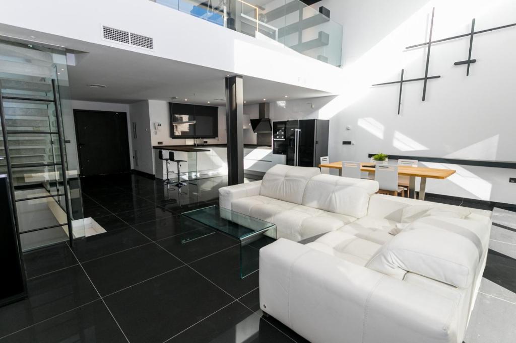 Casa Bulevar - Exclusiva casa muy moderna en zona tranquila, Jaén