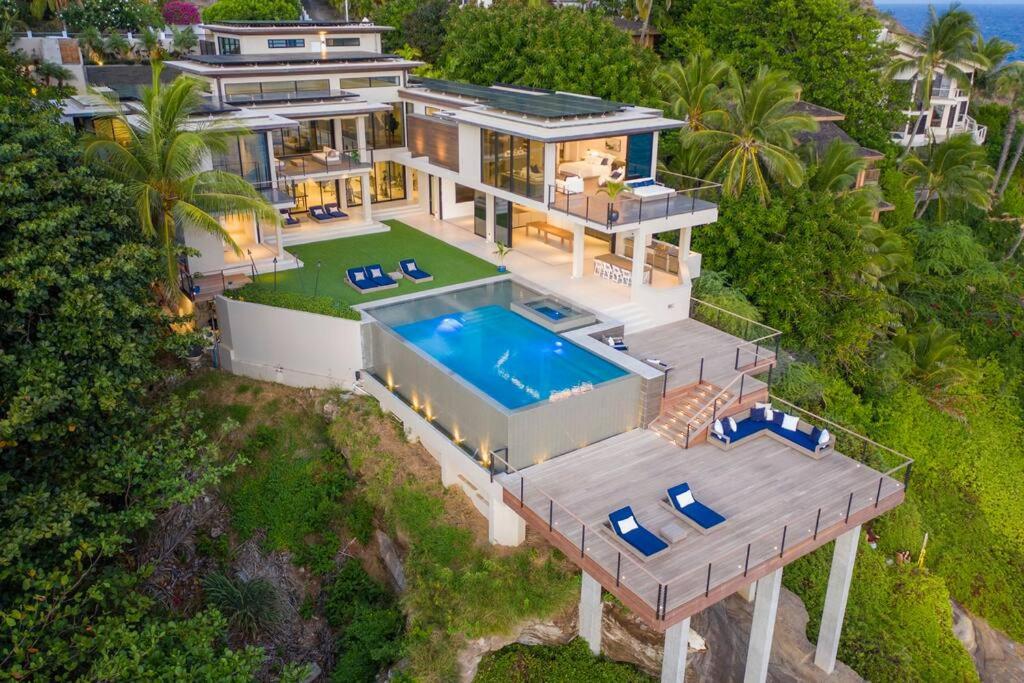 Honolulu's Luxurious Cliff House (30-day min)