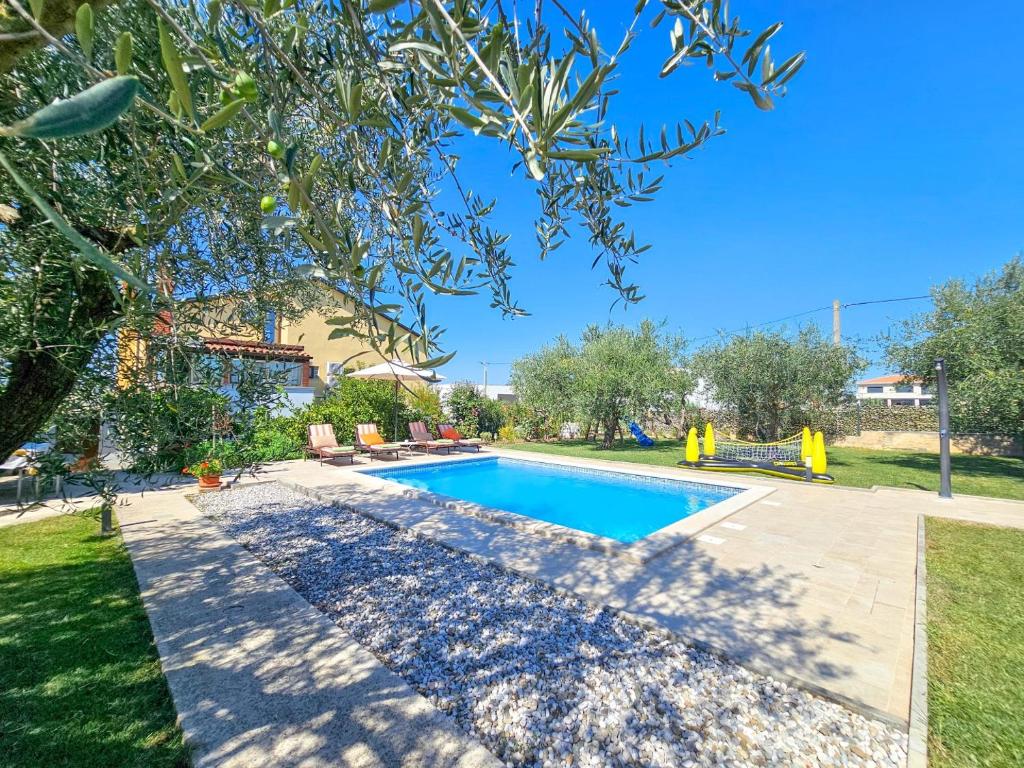 Casa Klara, Bužinija