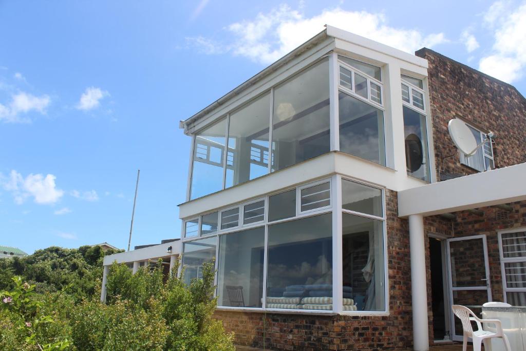 Loerie Seaview Holiday House