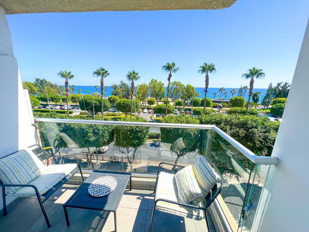 Panoramic Sea View Apt - 2bed, Lemesos