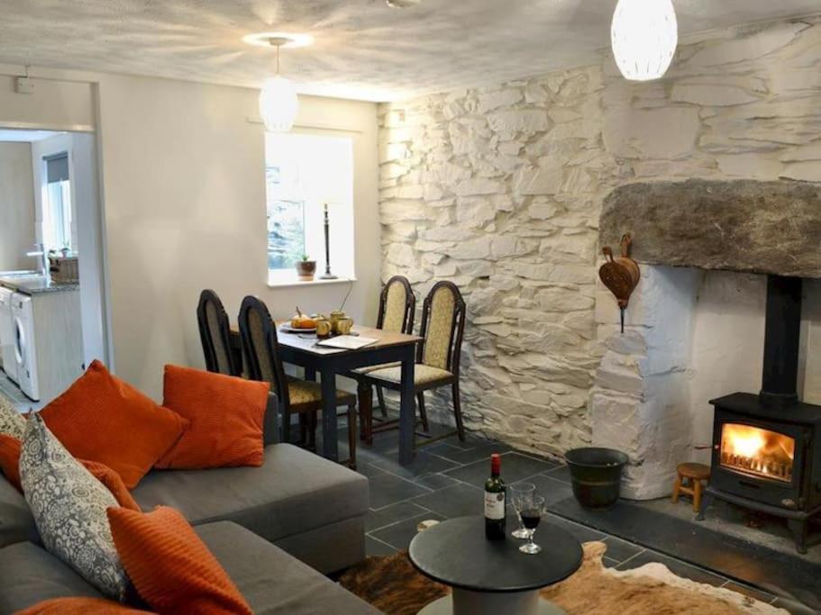 Cosy Terrace Cottage, Blaenau Ffestiniog photo 2