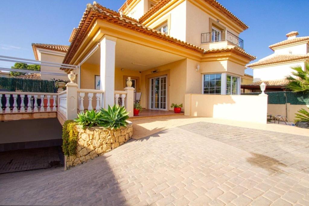 Carrer Pagell, Albir