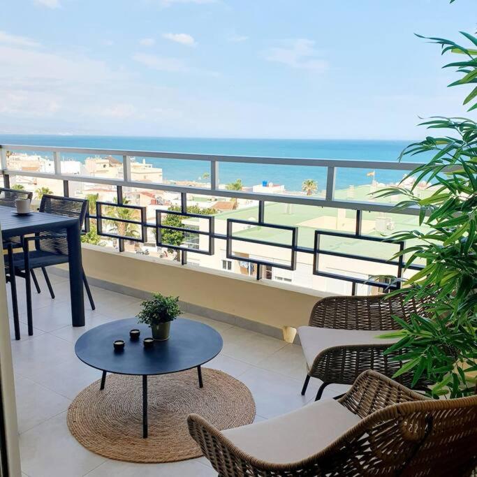 New, Nucleos Luxury Sea View Apartment, Pool, Torremolinos