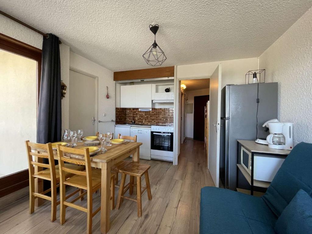 Charmant Studio 4 Pers avec Balcons, Parking et Accès Direct aux Pistes – Montgenèvre - FR-1-330D-47, Montgenèvre