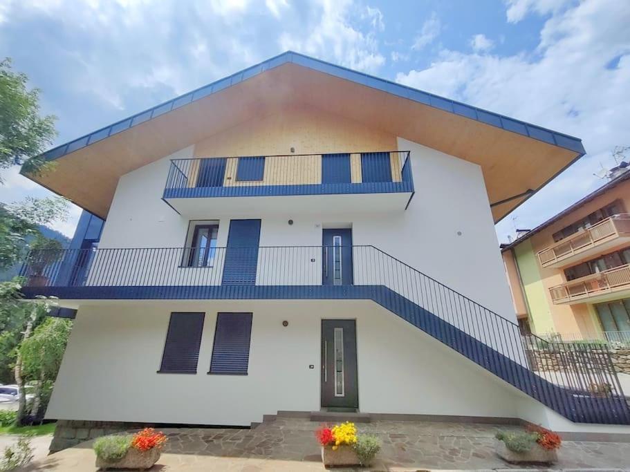 NEW ENTRY - Nuova villa nel verde - 5