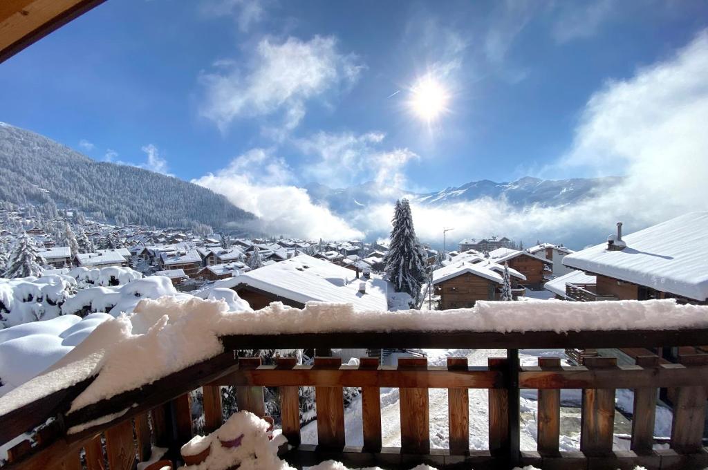 B L A C K B I R D V E R B I E R Trés rare et exclusif penthouse de 160 m2 - 3