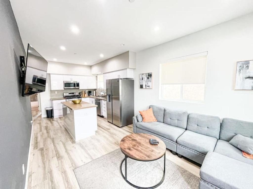 Ideal Townhouse in Mid City - CR1-CUL