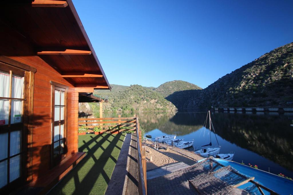 Douro Yacht Charter &amp; Bungalows — Hotel in Sao Joao Da Pesqueira