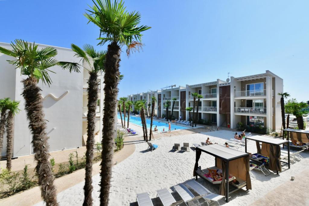 Wave Plus Apartments - 1