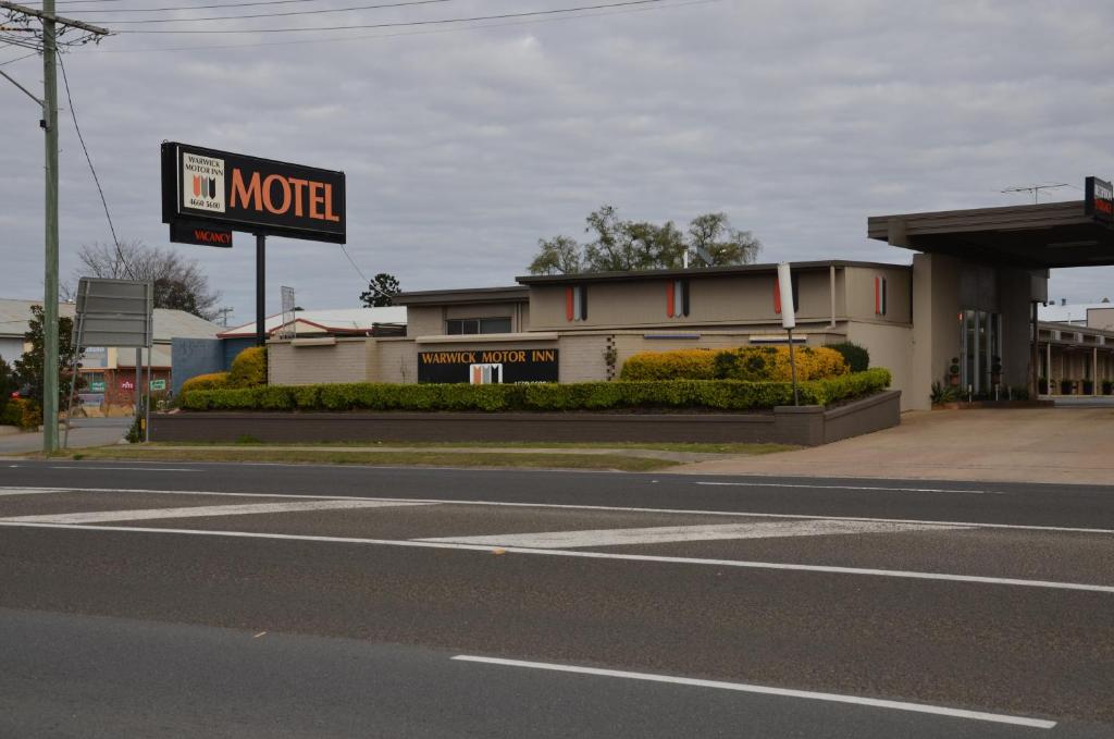 Warwick Motor Inn, Warwick
