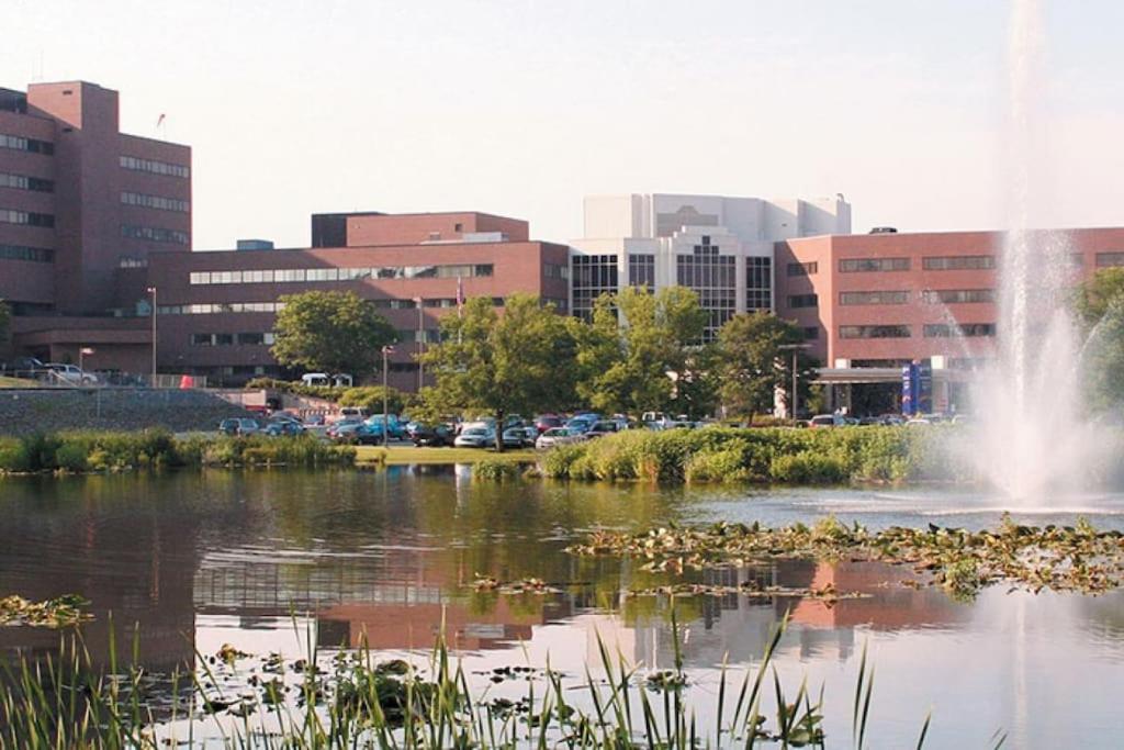 Spacious Apt near Guthrie Packer, Sayre