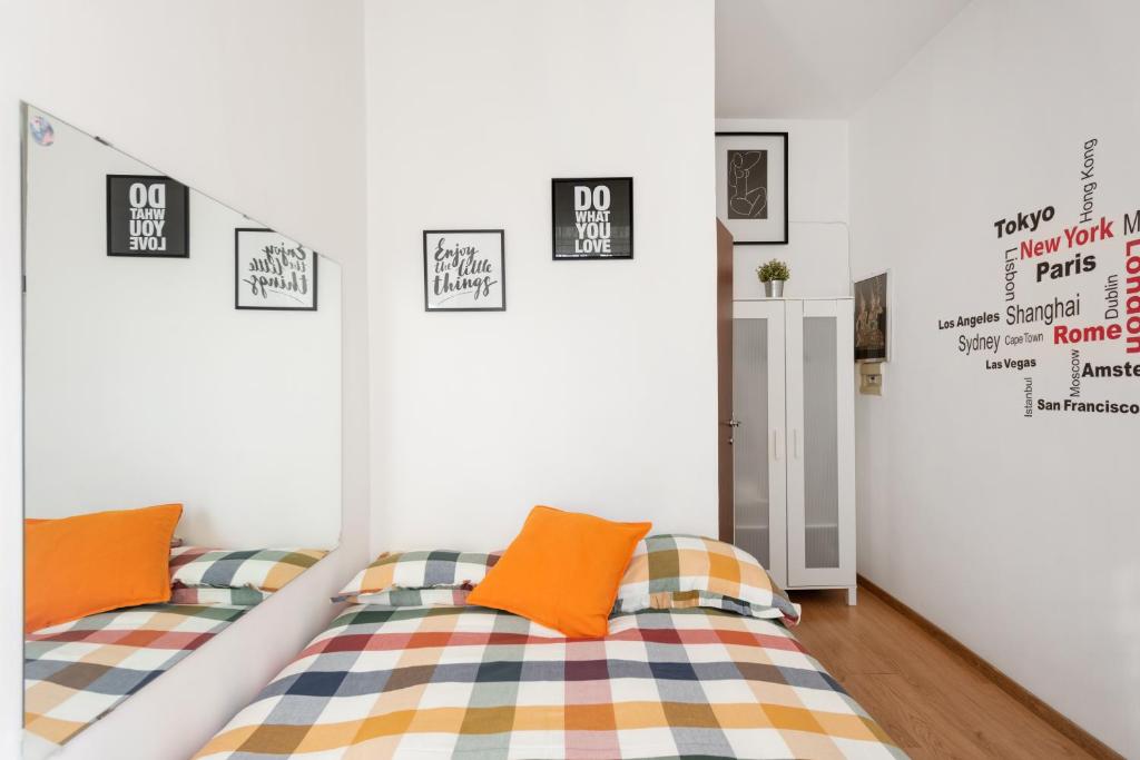 central little basic apartment, Roma