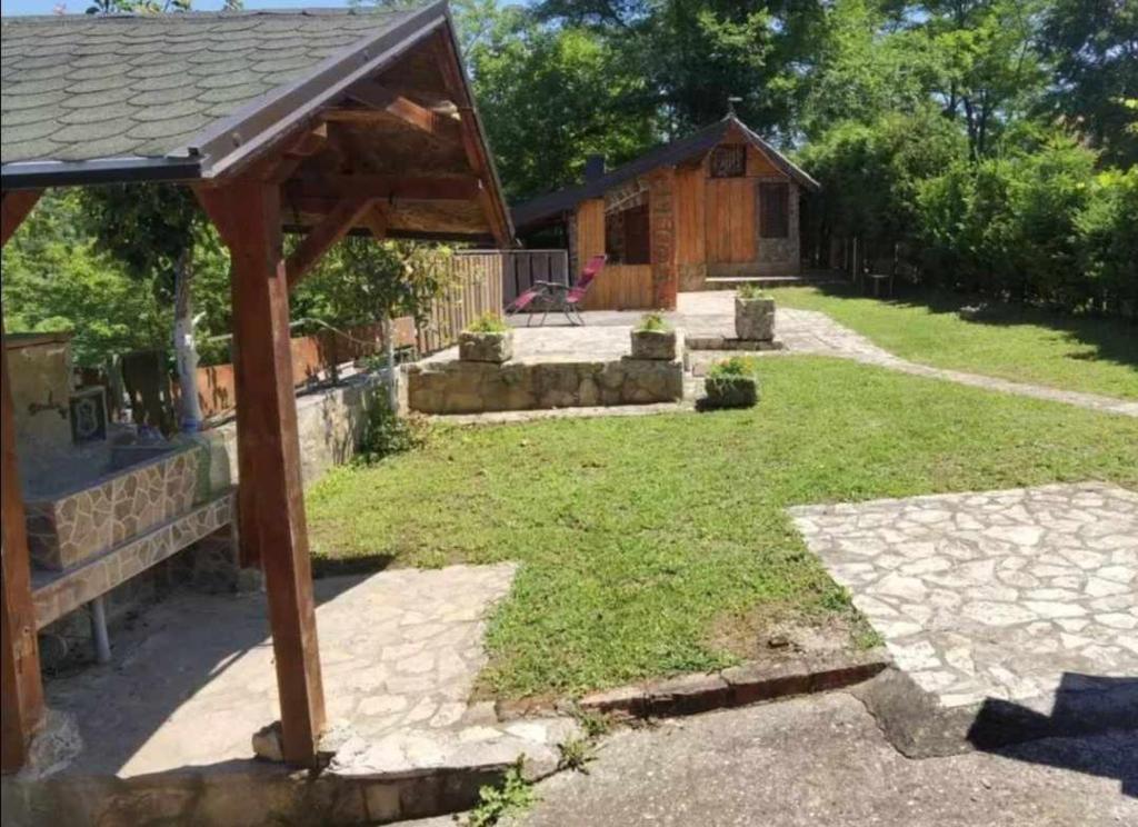 Popović na Drini, Bajina Bašta