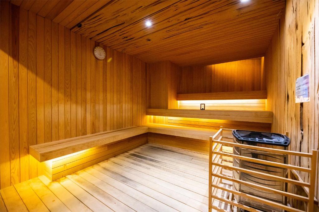 Hot spring bath