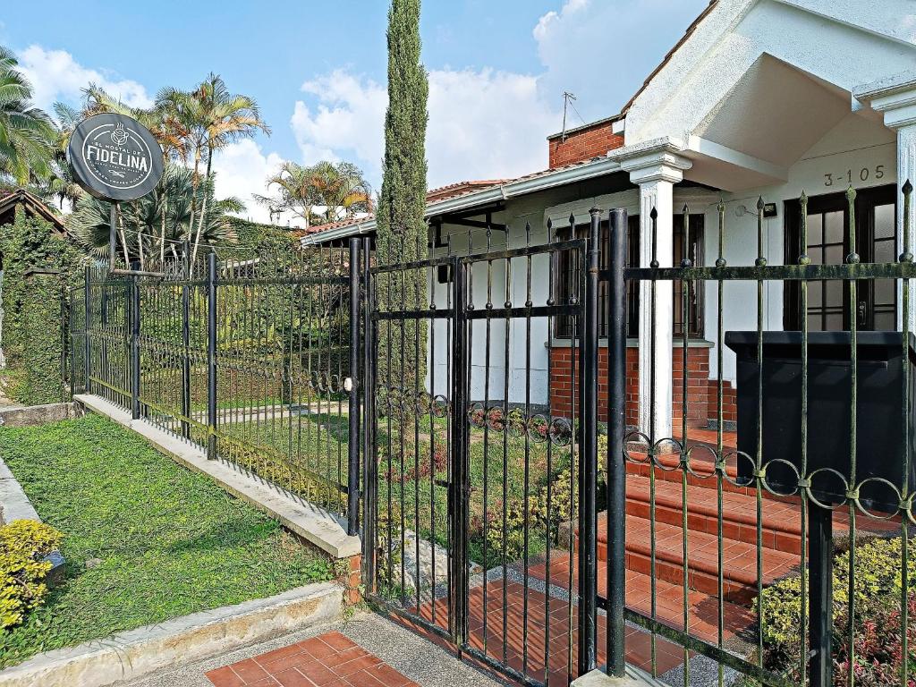 EL HOSTAL DE FIDELINA - 2