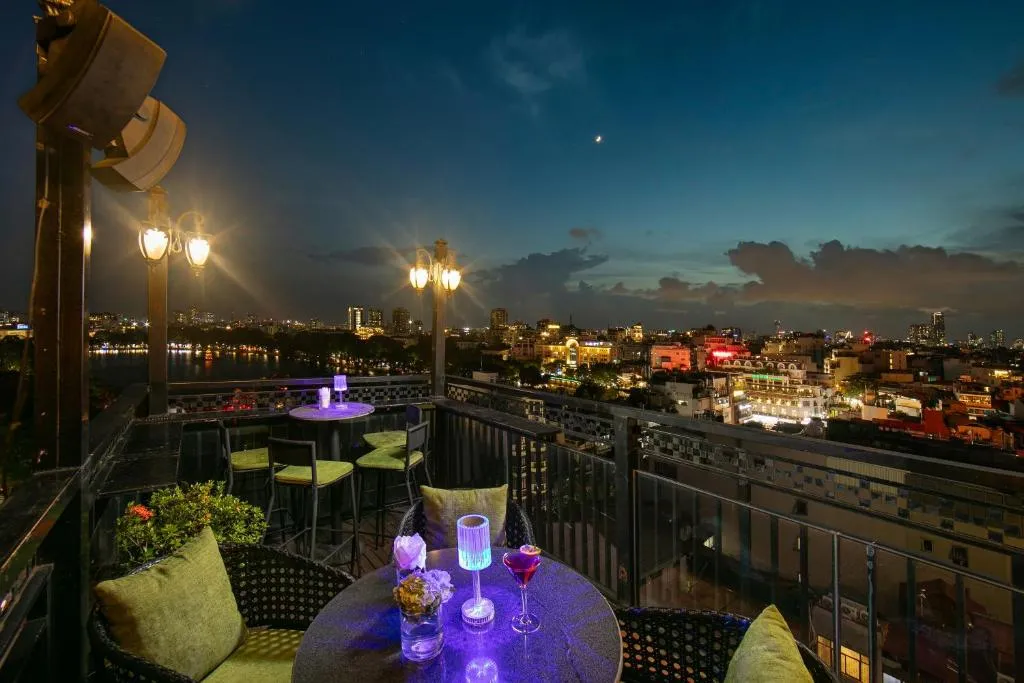 TrangTrang Premium Hotel & Sky Bar, hotel in Hanoi