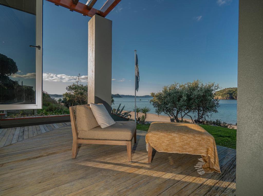 Hahei Oceanfront - Hahei Holiday Home, Hahei