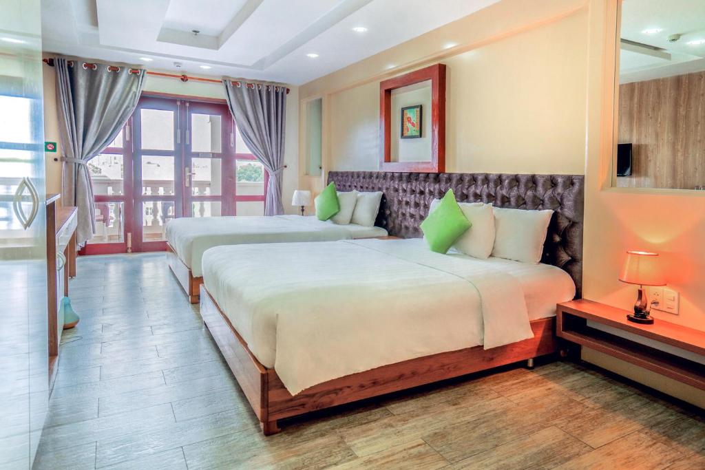 Friendly Hotel Q3