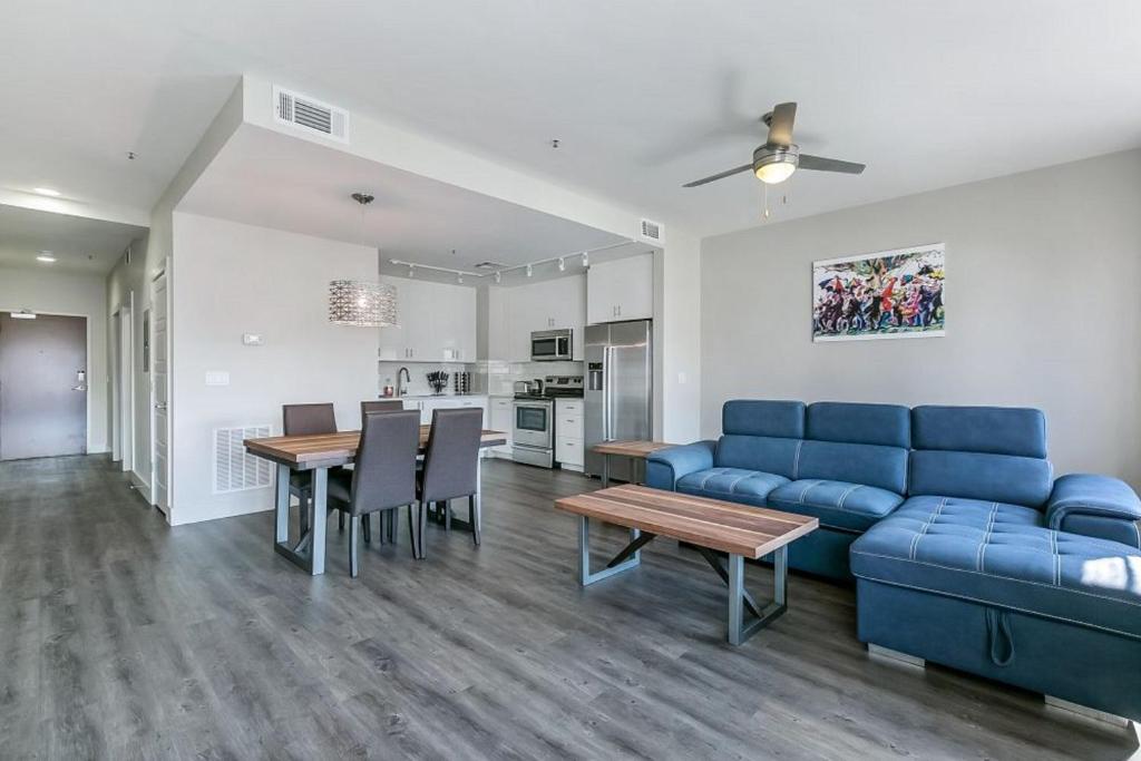 Pet-friendly Vibrant Condos Near French Quarter