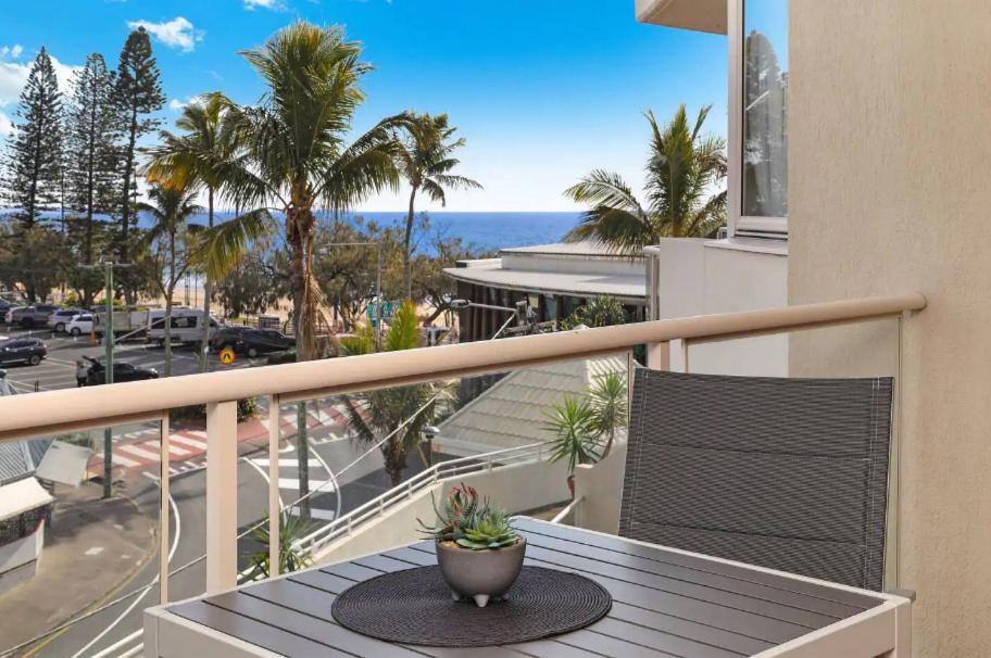 Beachfront Oasis & Holiday Vibe