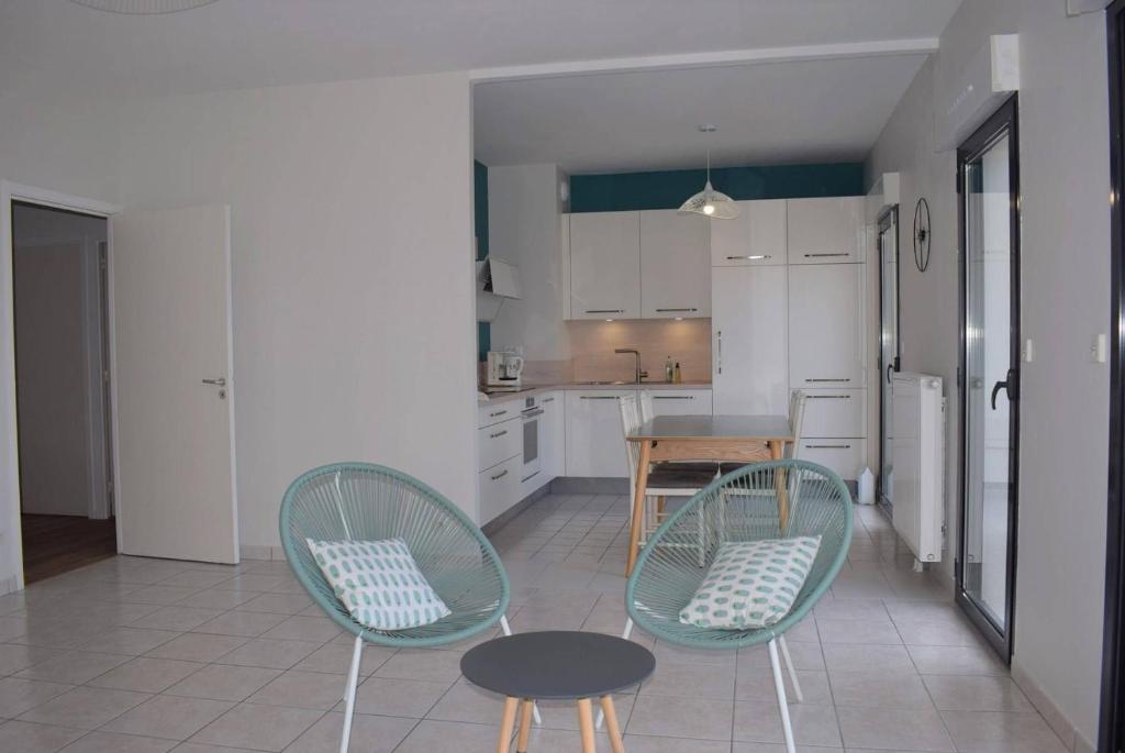Bel appartement entièrement rénové 5 personnes au centre ville de PERROS-GUIREC - Ref 923 - 5