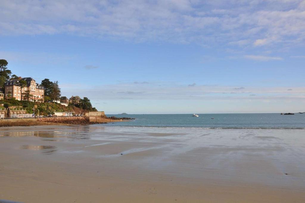 Bel appartement entièrement rénové 5 personnes au centre ville de PERROS-GUIREC - Ref 923 - 4