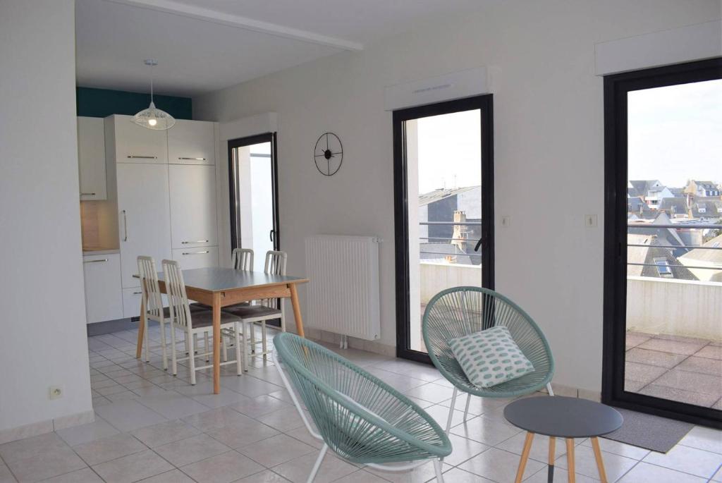 Bel appartement entièrement rénové 5 personnes au centre ville de PERROS-GUIREC - Ref 923 - 3