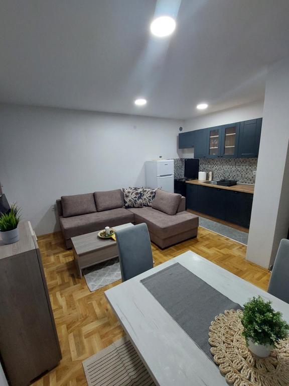 Cista DESETKA 2, Požarevac