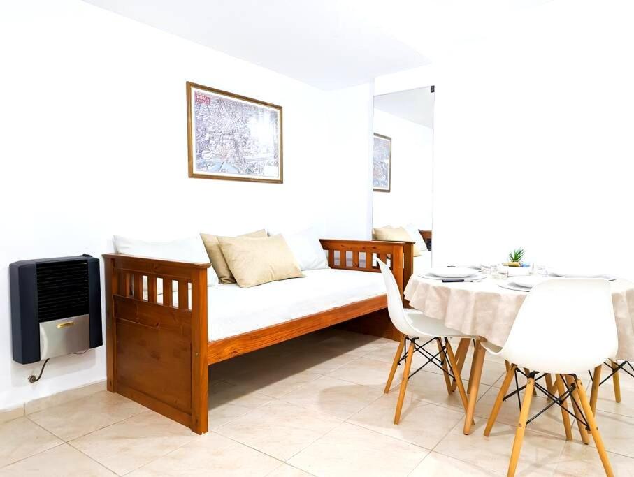 Dpto Santa Fe: Tranquilo y Cómodo - 1