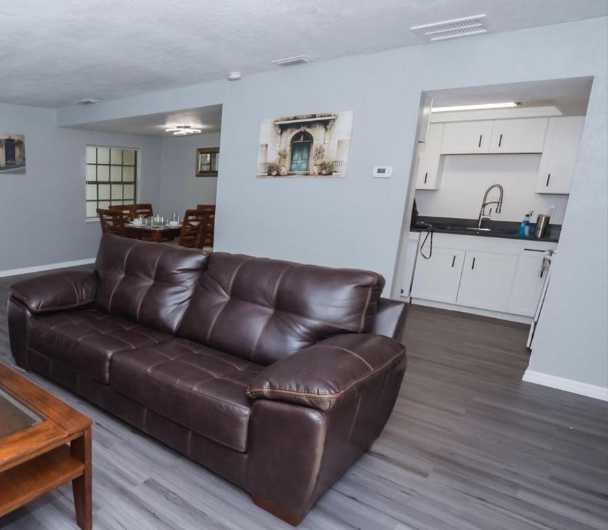 Spacious Townhome Close to Stetson Univ - AdventHealth & downtown