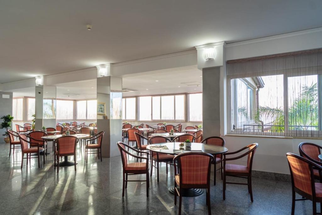 Hotel Corallo — Restauracje i bary in Taormina, Sycylia