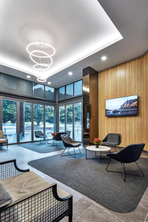 Meriton Suites Waterloo