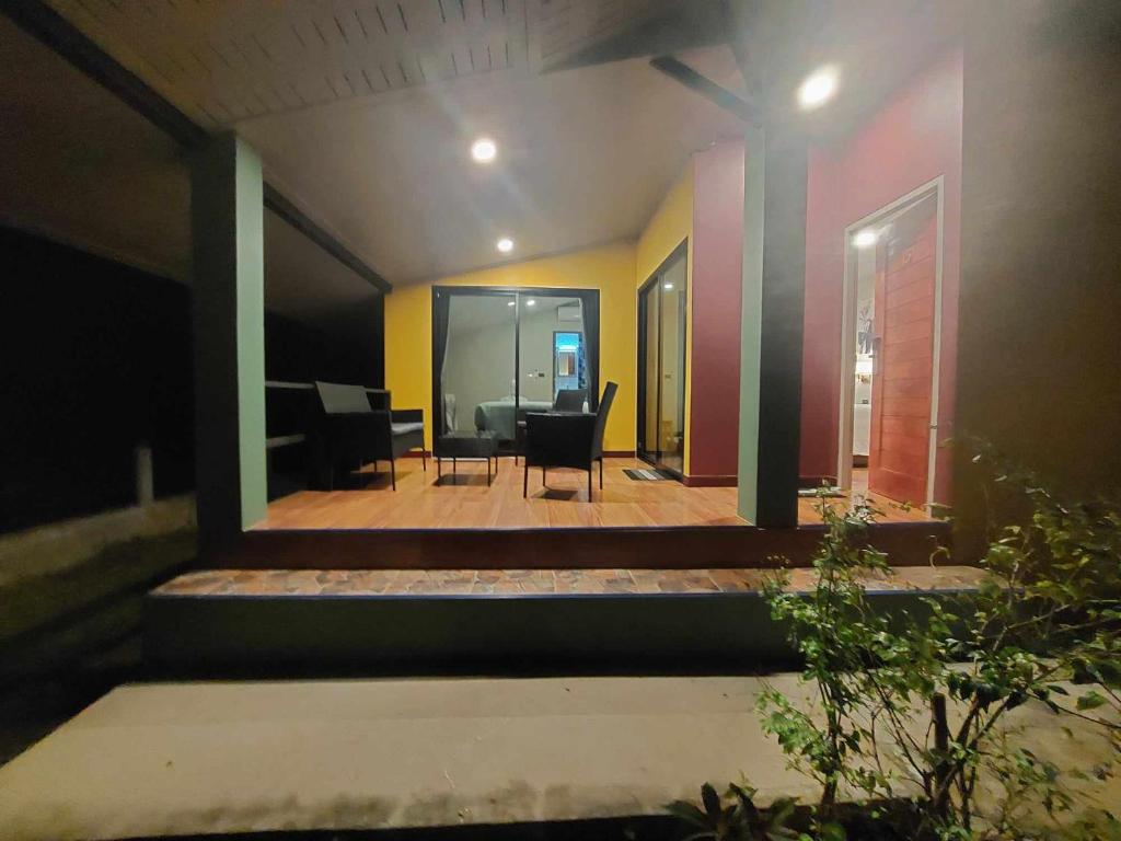 ระเบียง/ชานเรือน