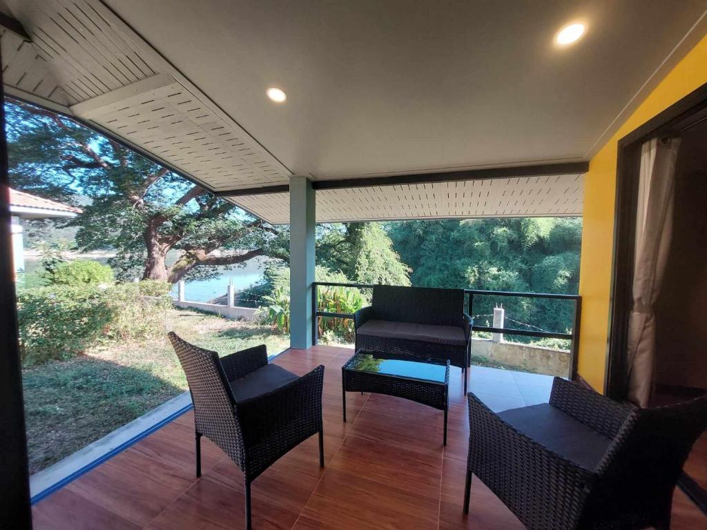 โขงเจียม ออร์คิด ริเวอร์ไซด์ รีสอร์ต (Khong Chiam Orchid Riverside Resort)