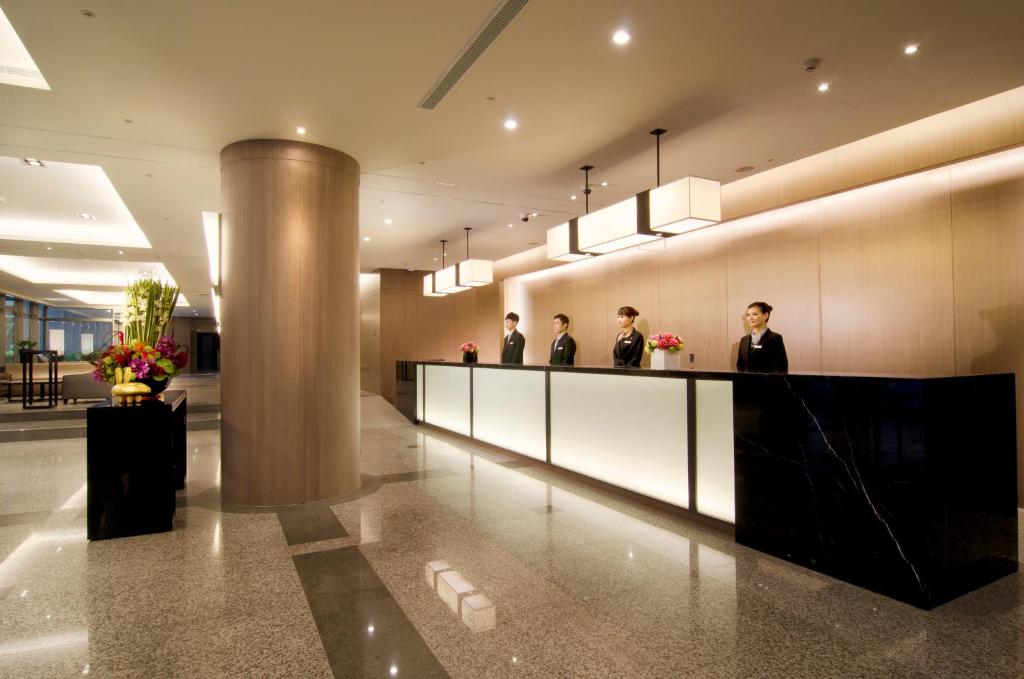 福華國際文教會館 (Howard Civil Service International House)