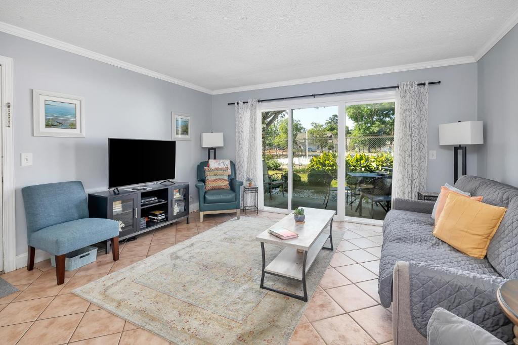 Ocean Walk P-13, Mallory Park