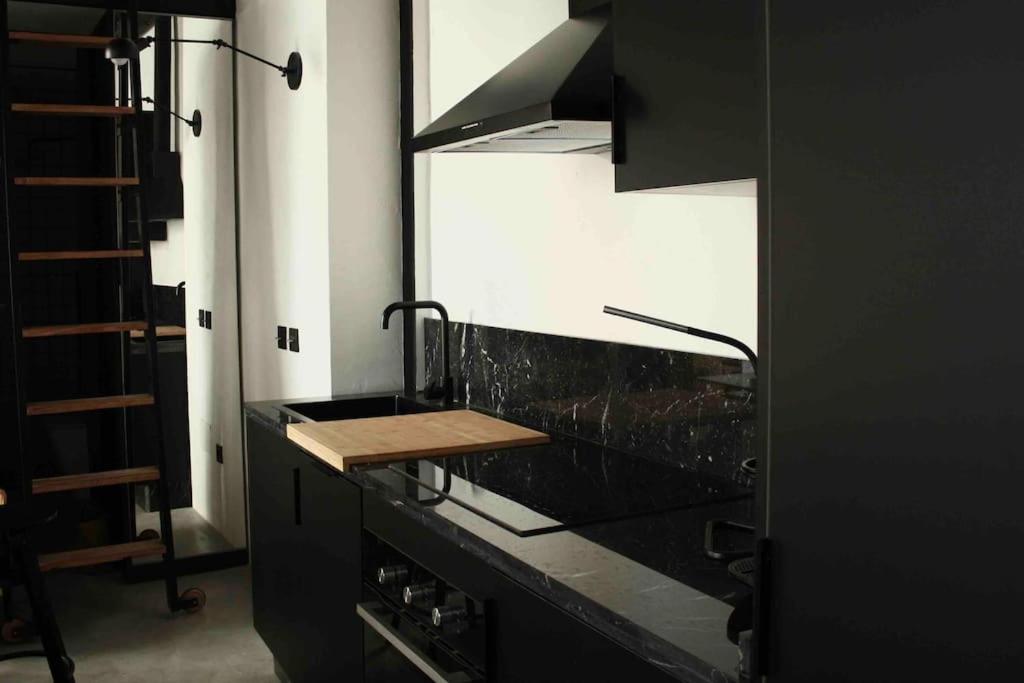 Beautiful stylish apartment next to downtown B-CrrB - 2