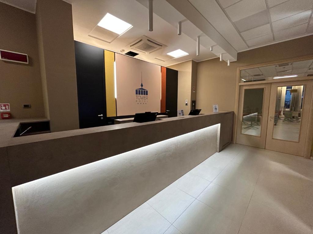 Tower Hotel Malpensa フロント・ロビー