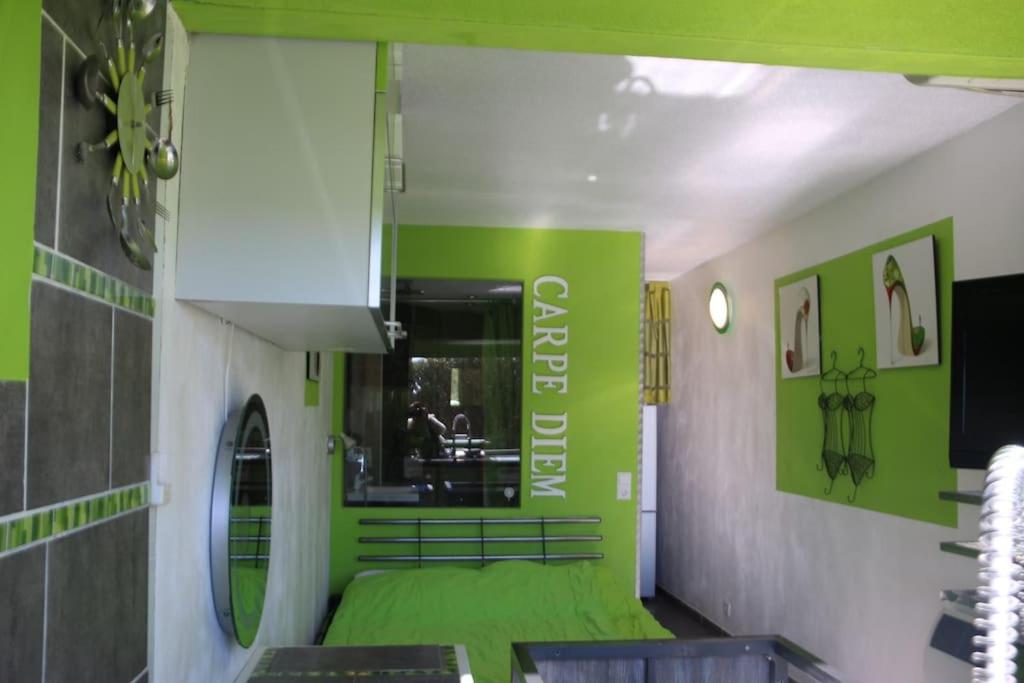 Studio 6, Port Nature 1 au village naturiste, Cap d'Agde