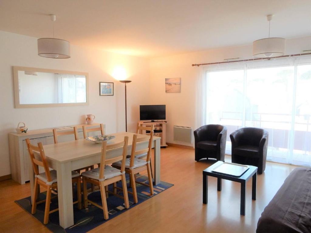 Bel appartement 2 chambres au centre-ville de PERROS-GUIREC - Ref 926 - 1
