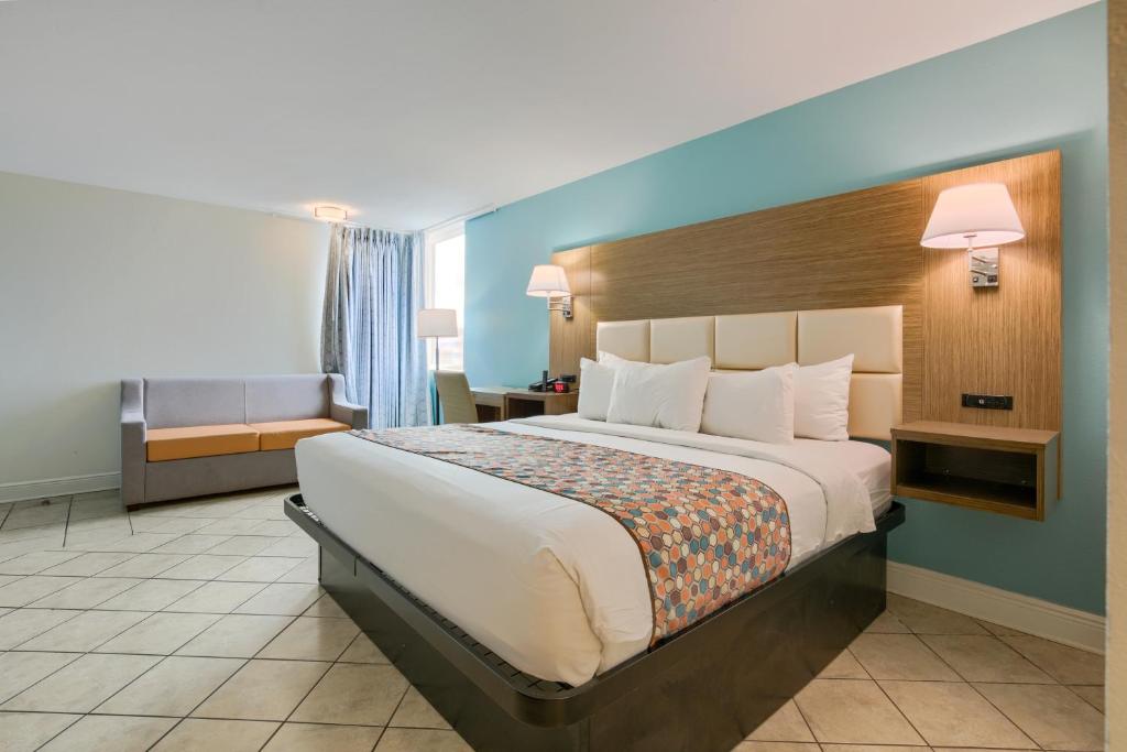 บีชไซด์ รีสอร์ต โฮเต็ล (Beachside Resort Hotel)