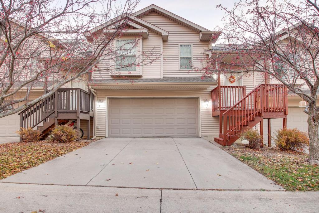 North Liberty Townhome Near U of I and Hospitals!