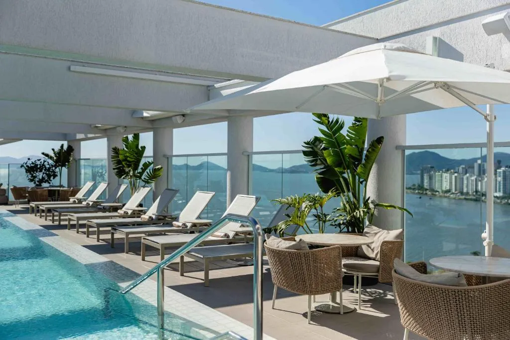LK Design Hotel Florianópolis，位于弗洛里亚诺波利斯的酒店