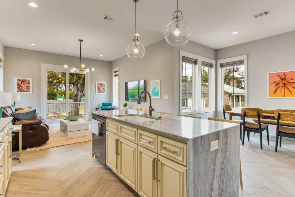 Kaylee's Place, Pensacola