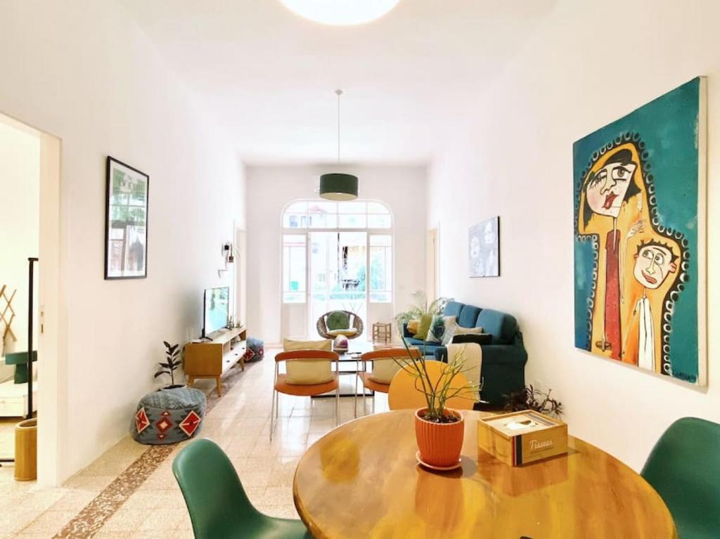 Garden View Apt 4BR Beirut, Beirut