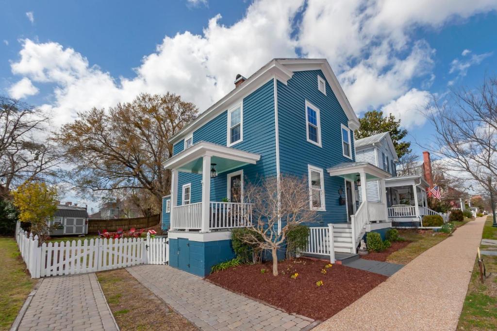 Higgins Downtown Depot, New Bern